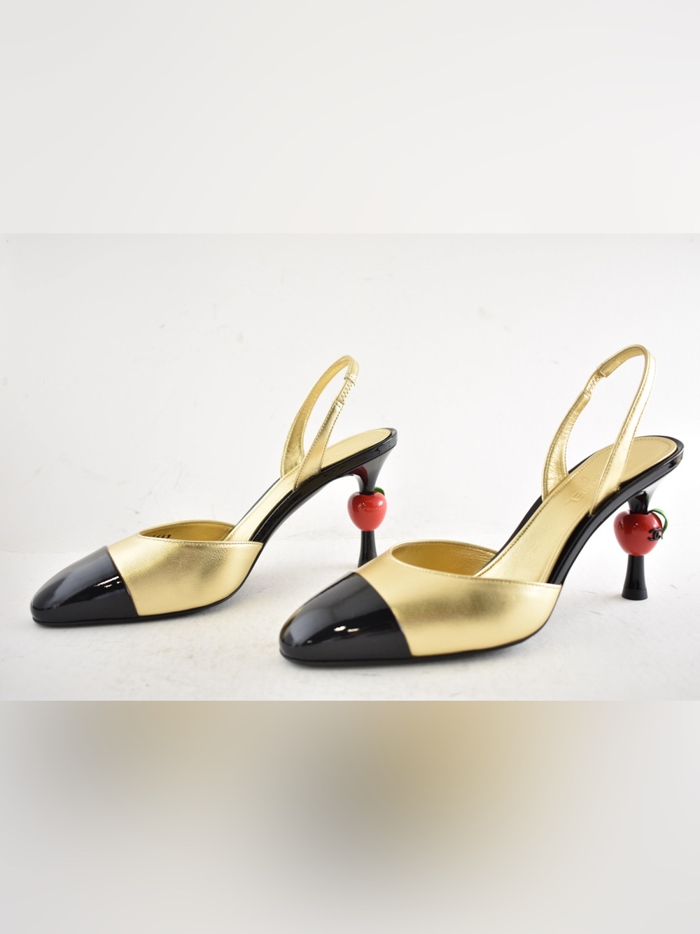 Chanel 26A Metiers Blazy Gold Black Red Apple Sling CC Slingback Heel Pump 38 - Picture 10 of 16